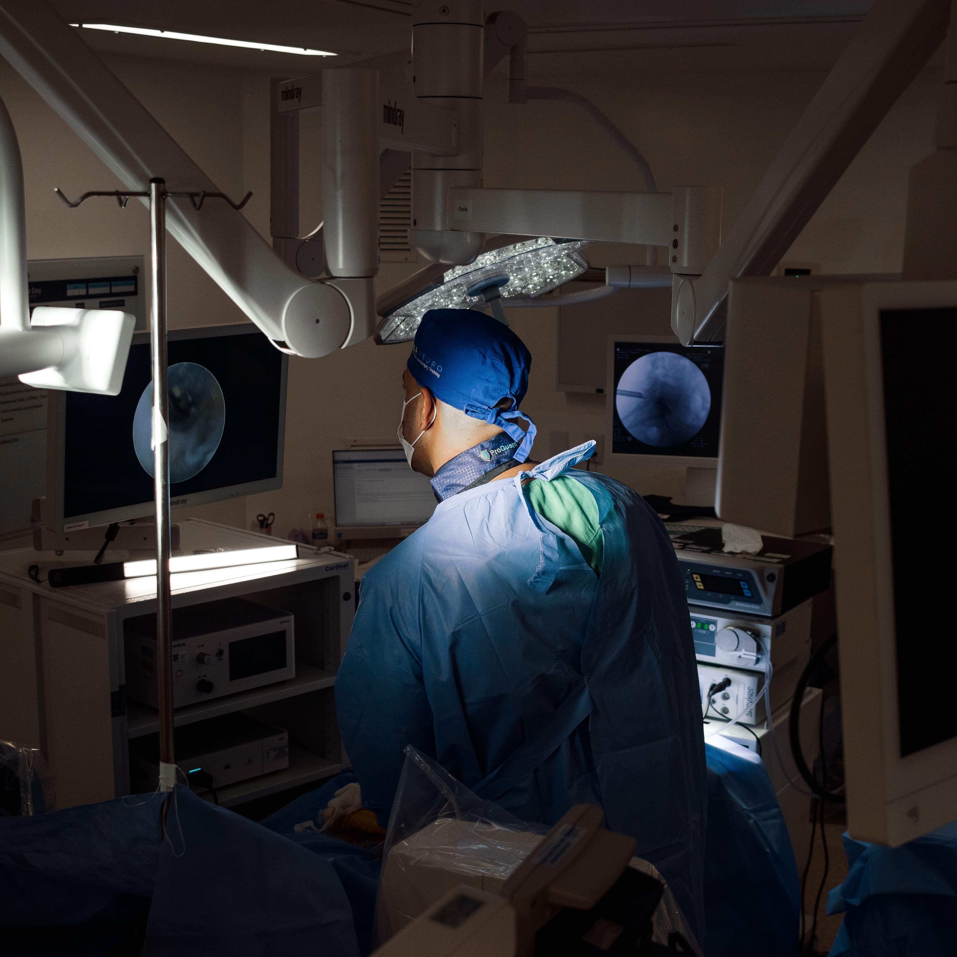 Dr. John Rocha - Neurocirurgião explicando sua trajetória